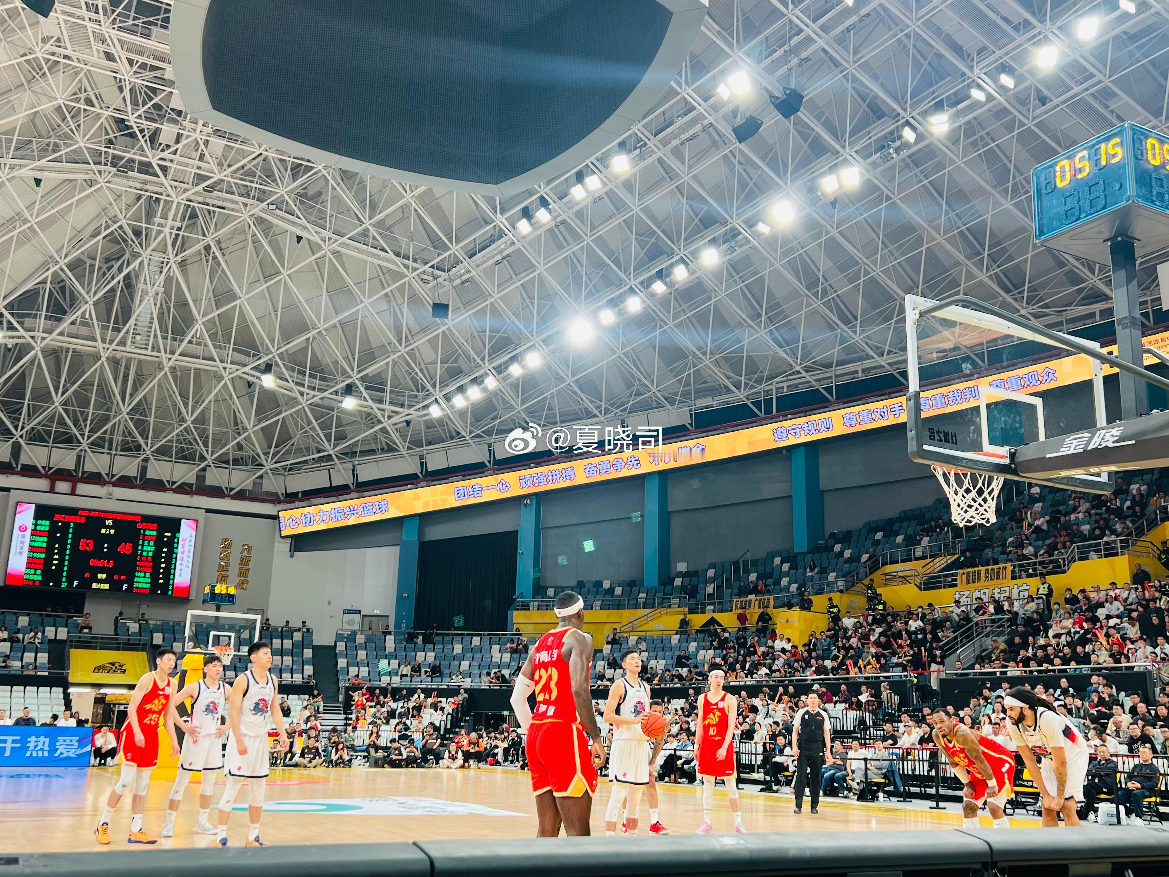 裁判，真的是阻碍CBA联赛发展的一大因素了！ 