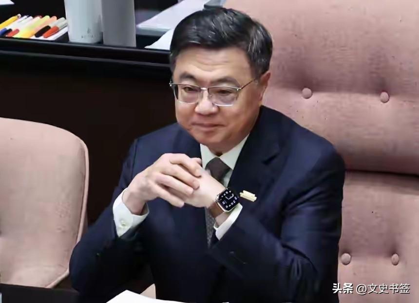 离谱！中联油脂致癌毒油风波席卷全台，上千吨致癌物超标油品流入餐馆、校园，台中市政