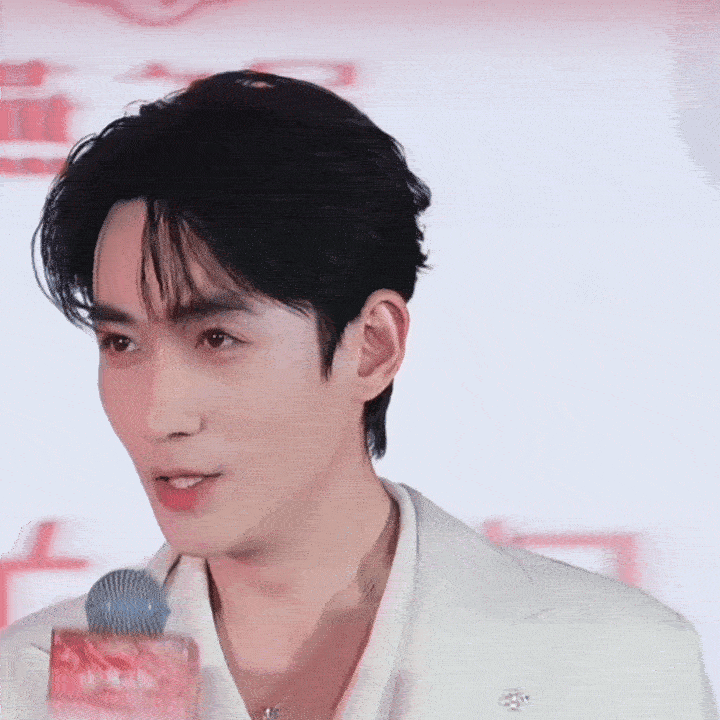 朱一龙厦门活动人气朱一龙厦门活动生图 好帅啊朱一龙，状态太好了！ 