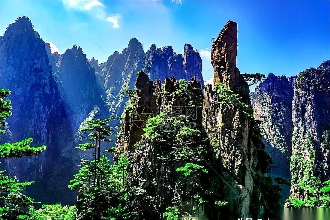 网上有些人，真跟魔怔了一样。
天天掰扯黄山到底是谁家的，翻故纸堆，引经据典，那股