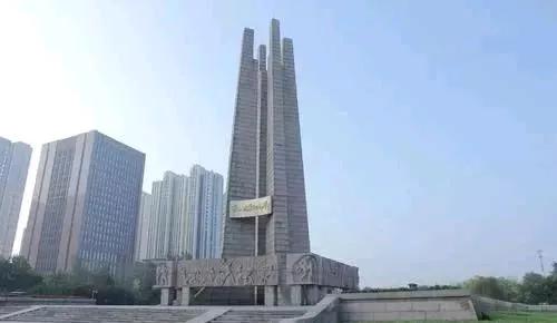 不知道市委书记、市长是谁…

我是唐山市的市民，可我不知道我们的市委书记和市长是