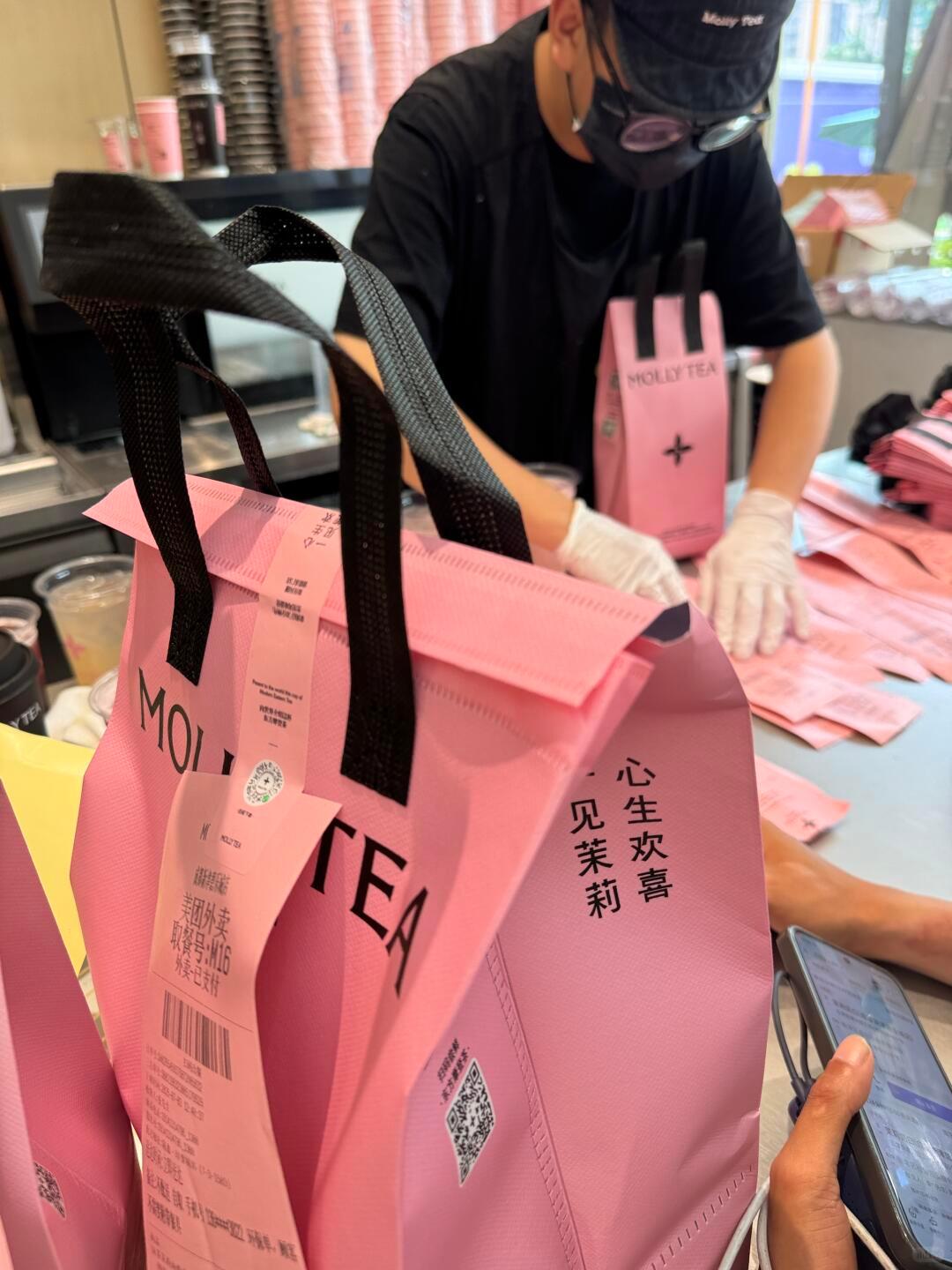 果真中国人不骗中国人，在这方面大家都很团结啊，昨天说的支持一杯，今天就用行动证明