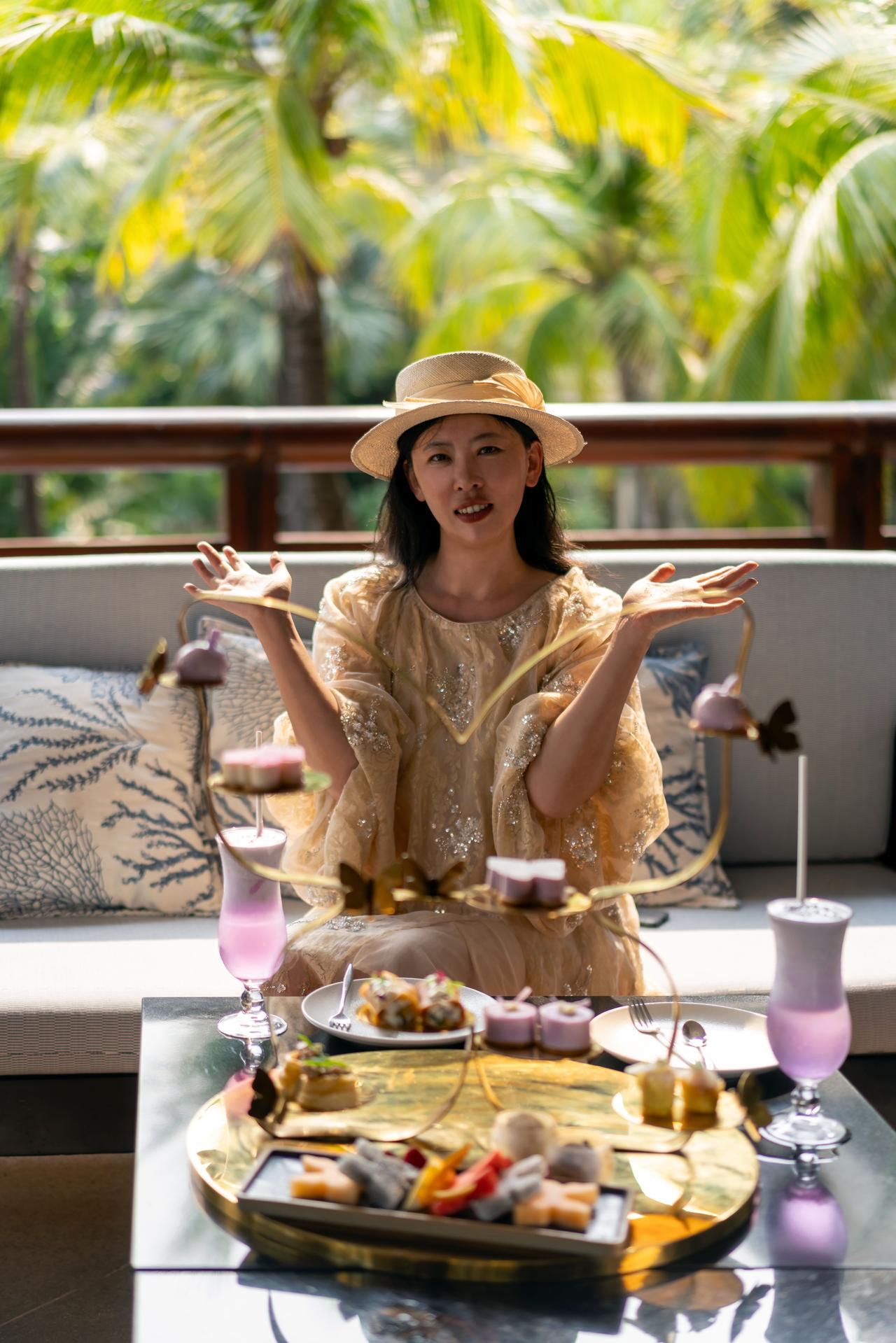 吃多了酒店的下午茶，我总结了——酒店的下午茶其实很能体验点心师的审美。都是黑白色