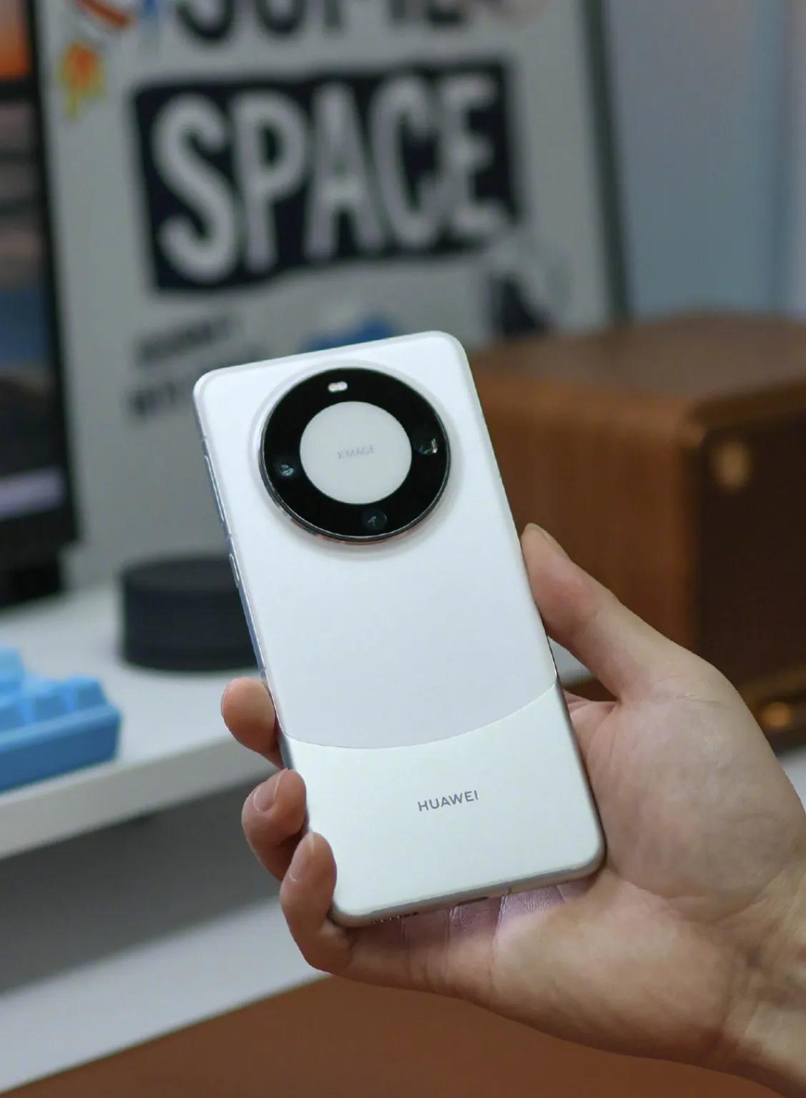 Mate60 Pro可以说是近四年华为Mate系列里市场热度与销量表现最强的机型