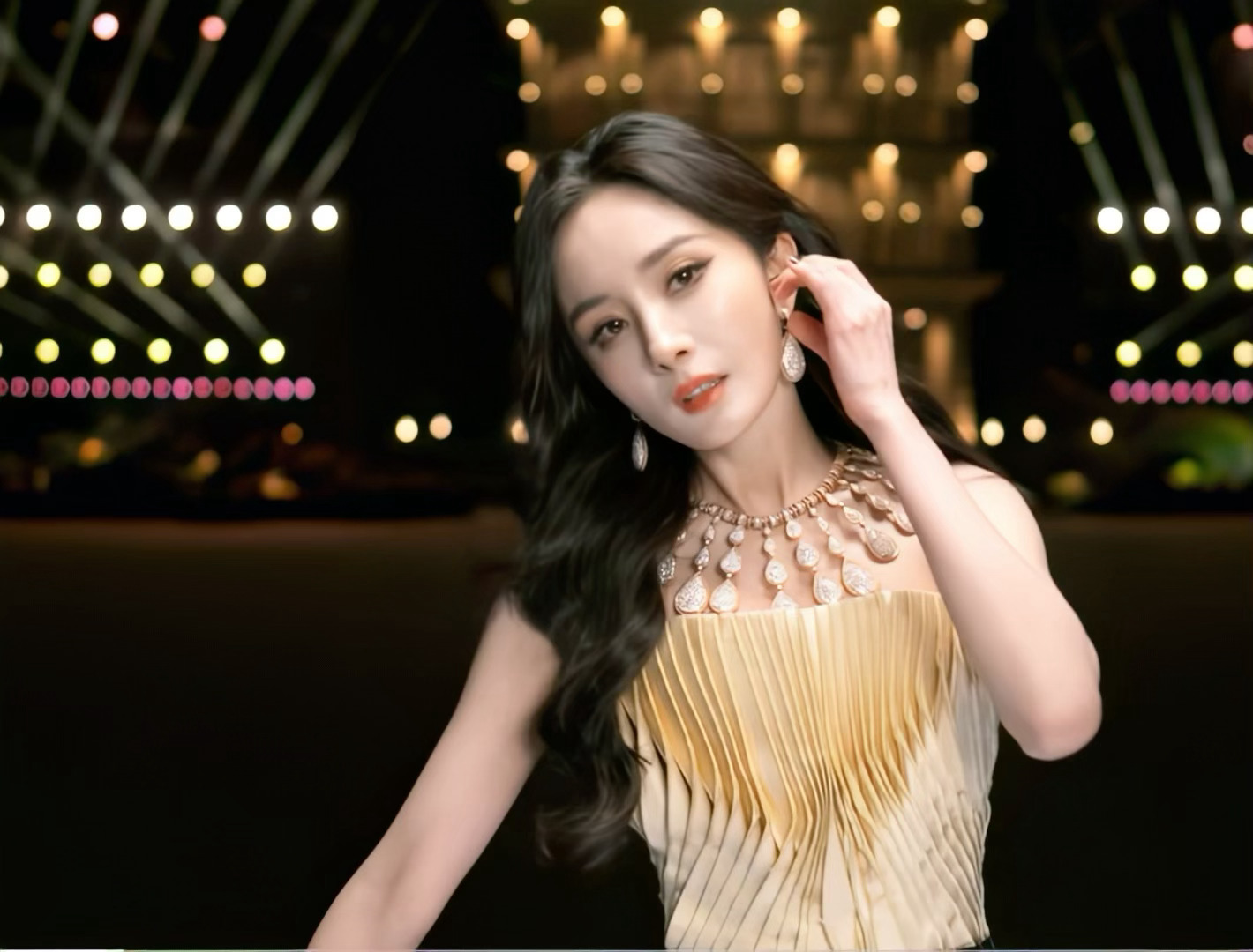 娜扎一把拉过杨幂幂神👑 ​​​