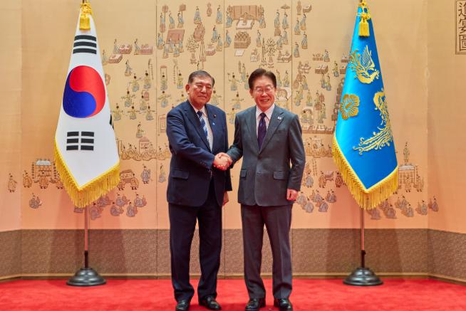 高市早苗眼下处境有点微妙，这种微妙不是来自一场真实落地的外交事件，而是源于一段在