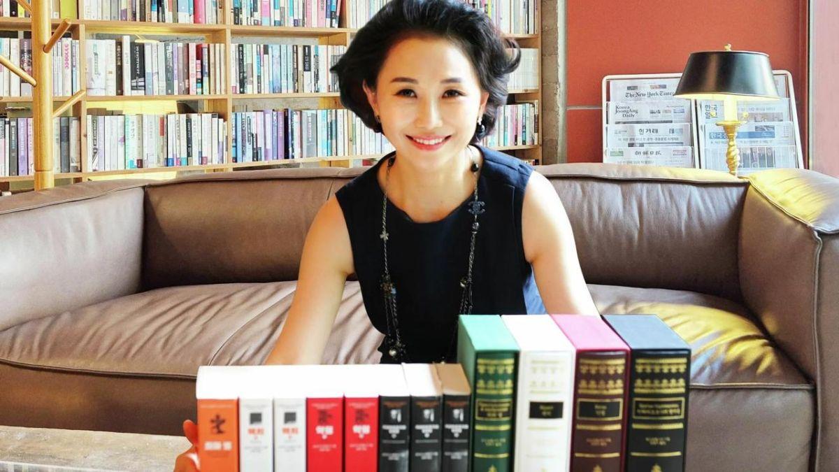 韩国一位女翻译家，因翻译俄罗斯文学，被乌克兰网站“和平使者”列入“乌克兰敌人”名