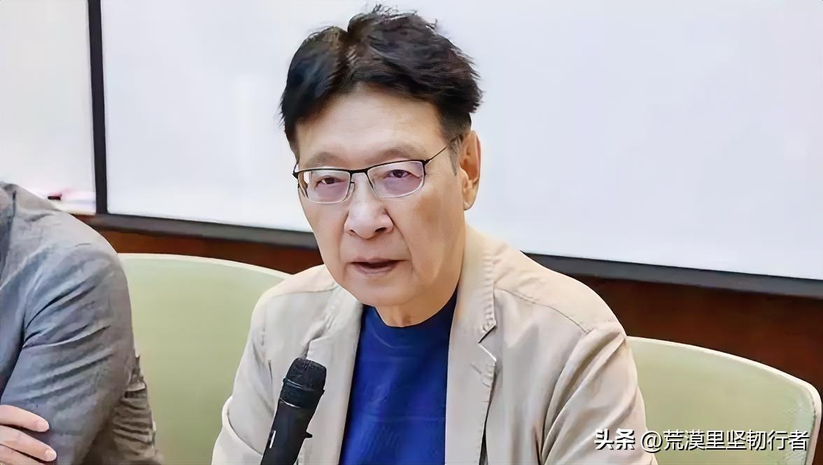 赵少康彻底被打垮了，也就是说赵少康的自信心被彻底打垮了。

​陈凤馨在上赵少康的