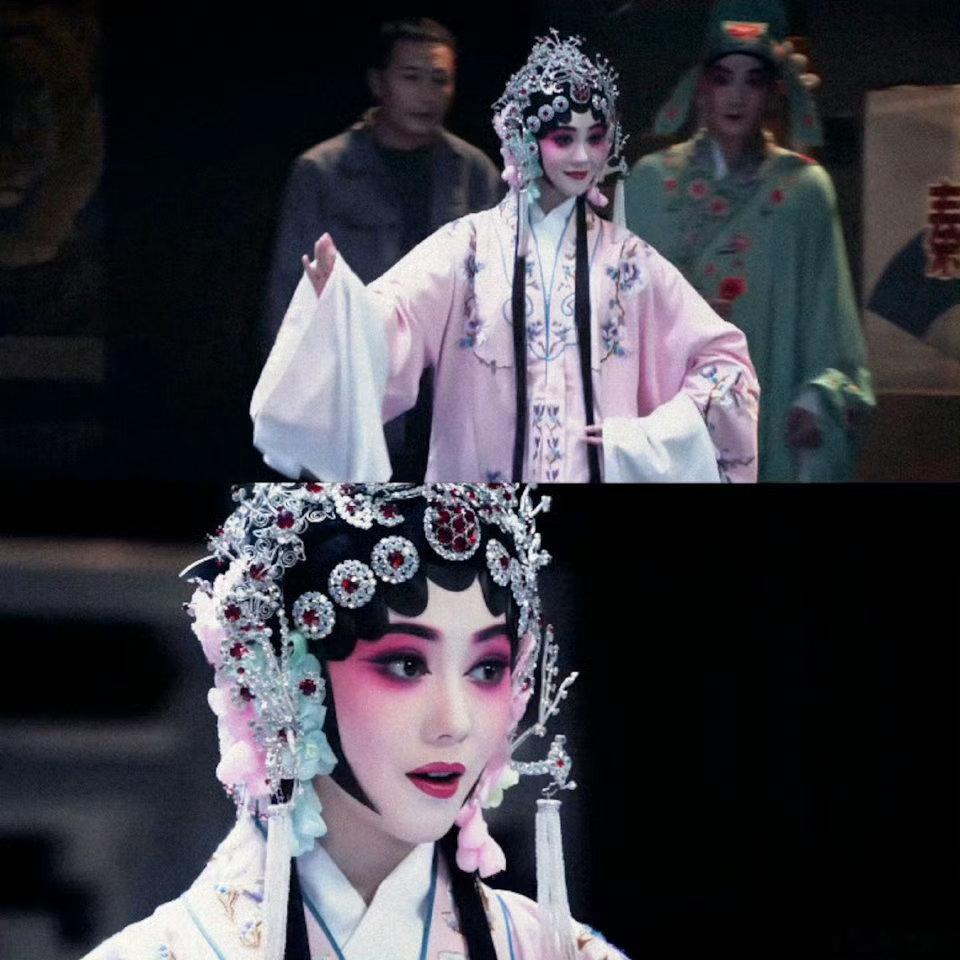 忆秦娥三公忆秦娥从被动登台到主动逐梦，以刻苦坚持扎根戏曲，将生活里的悲欢融入唱腔