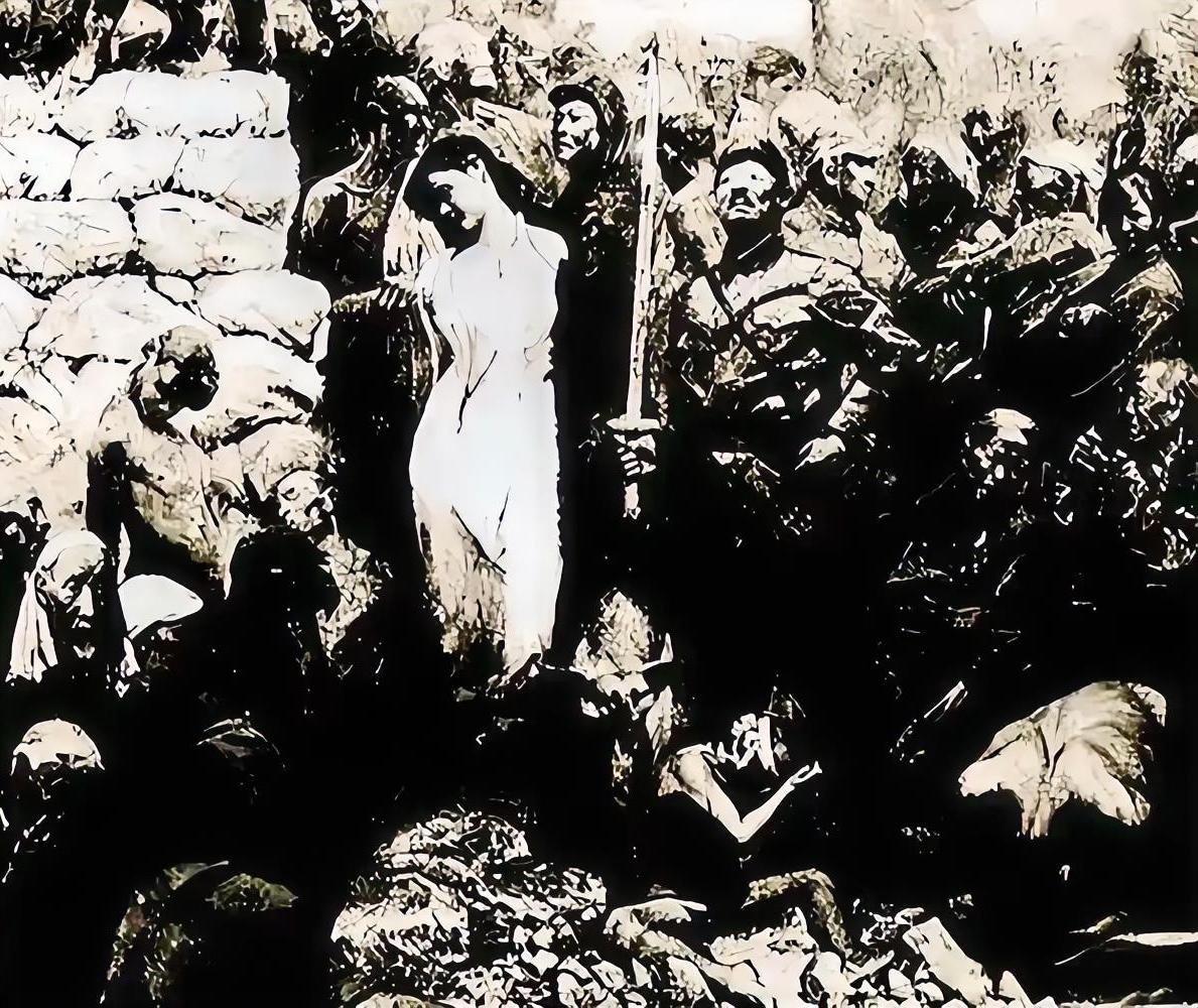女人被俘后有多惨？日本女军医：一个白俄女人遭遇了禽兽暴行。1943年秋天，哈尔滨