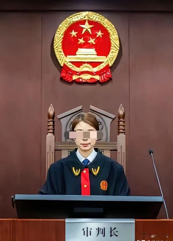 官媒发声痛斥LV！半月谈点评LV状告国内中小企业图样侵权问题：下一个“LV”可能