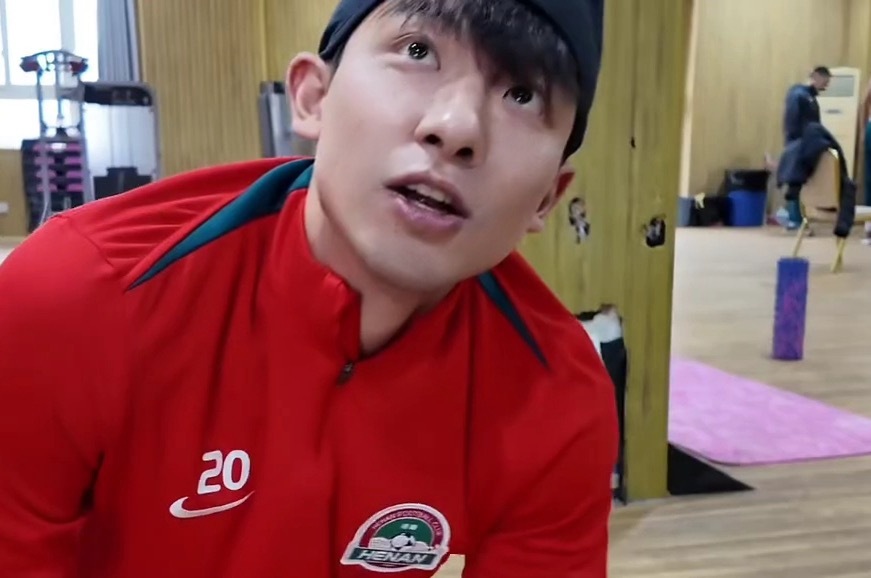 中超唯一蓝精灵塑 