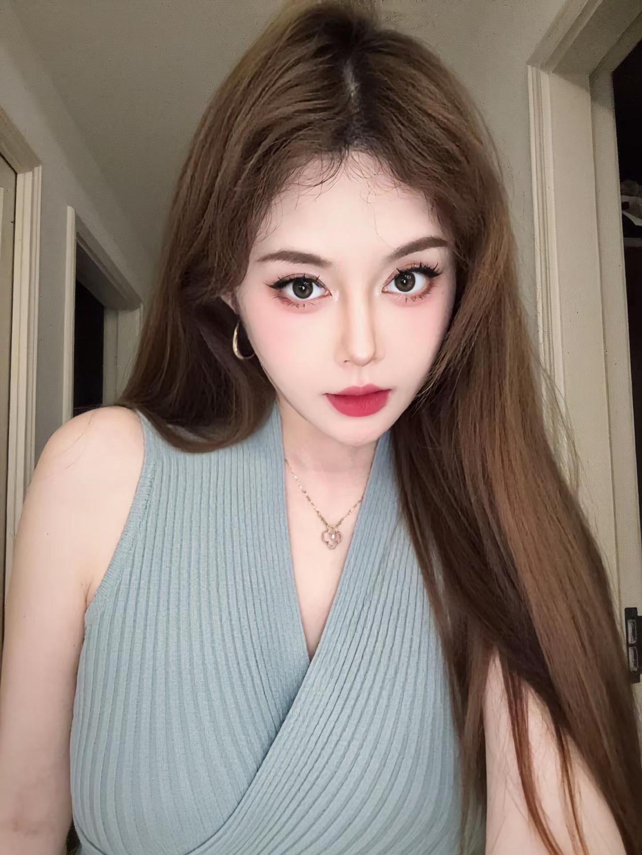 这个卷毛刘海很港风了