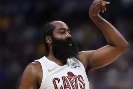 今天CBA没有比赛，我们只能看NBA了。有一场非常焦点的比赛。骑士对猛龙，不仅是