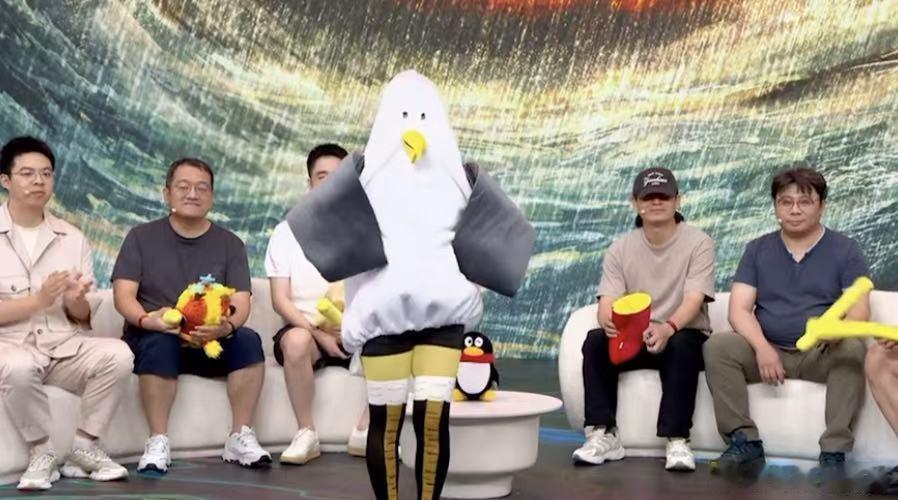 深海余烬动画官宣PV PV里的世界观设定太吸引人了，神秘的深海、诡异的克苏鲁元素