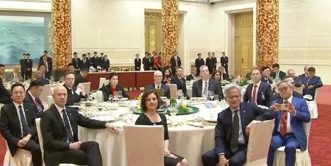 特朗普欢迎晚宴“神仙打架”！雷军马斯克同框，这9位大佬凭什么上桌。

5月14日