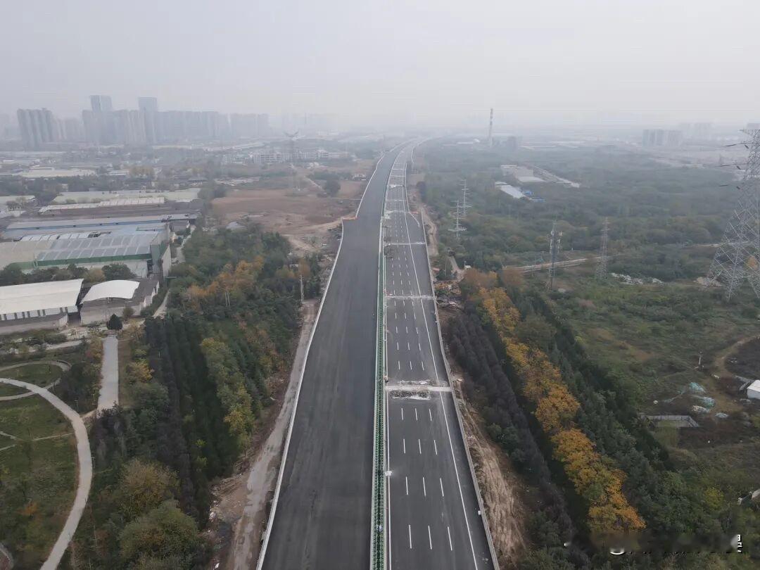 西兴改扩建项目路面分部：攻坚破难冲刺通车！

西兴改扩建项目路面分部以“敢攻坚、