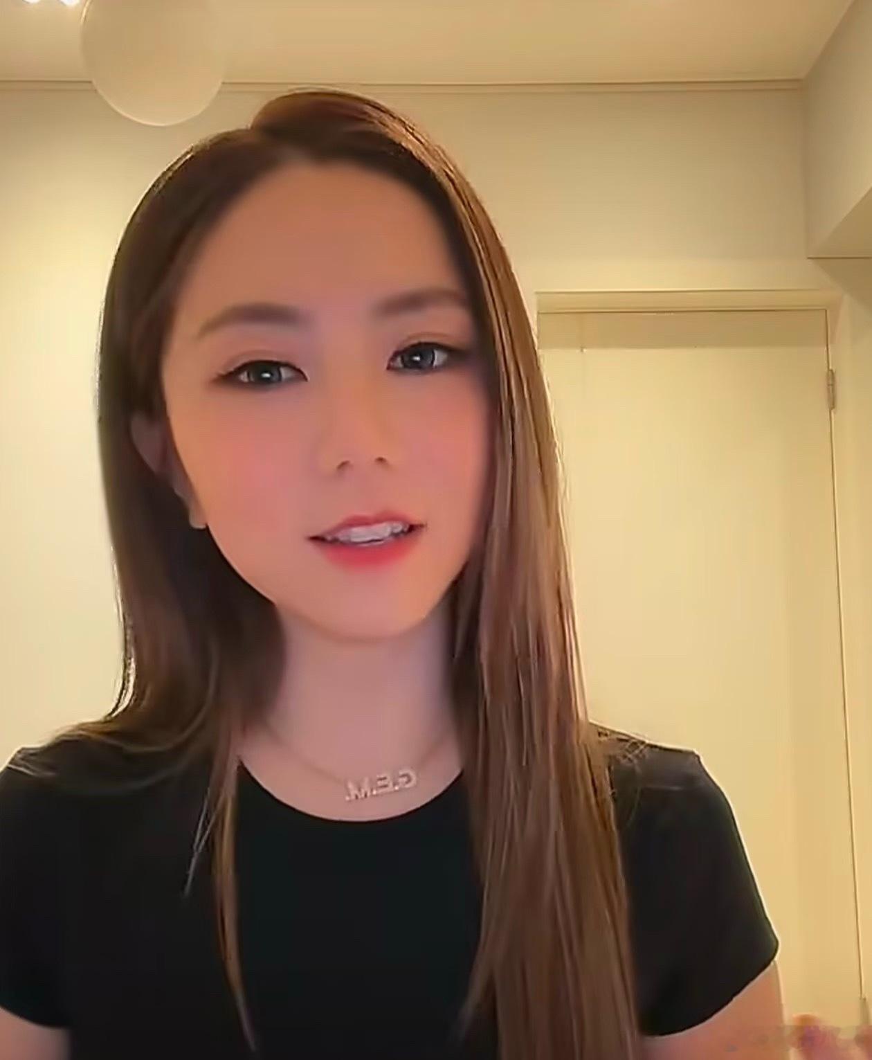 邓紫棋患地中海贫血邓紫棋直播说自己有轻型地中海贫血，还是妈妈告诉她的。关键是这姐