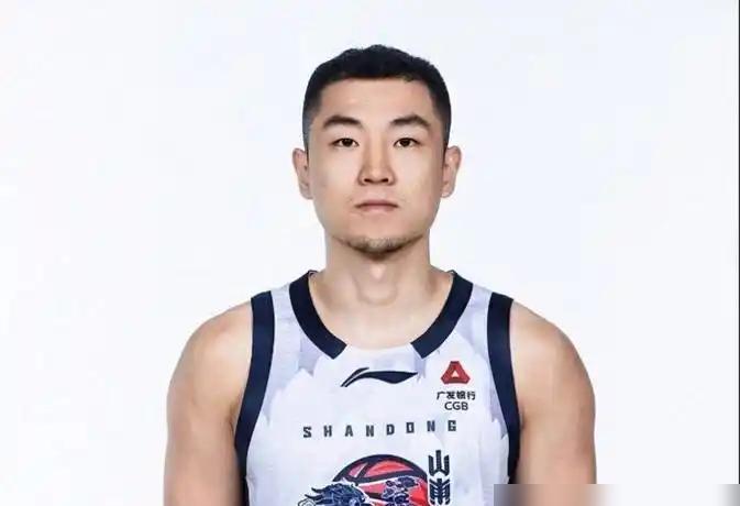 昨晚CBA那场对决，直接改写了季后赛格局！

山东队这赛季真是坐了回过山车，从赛