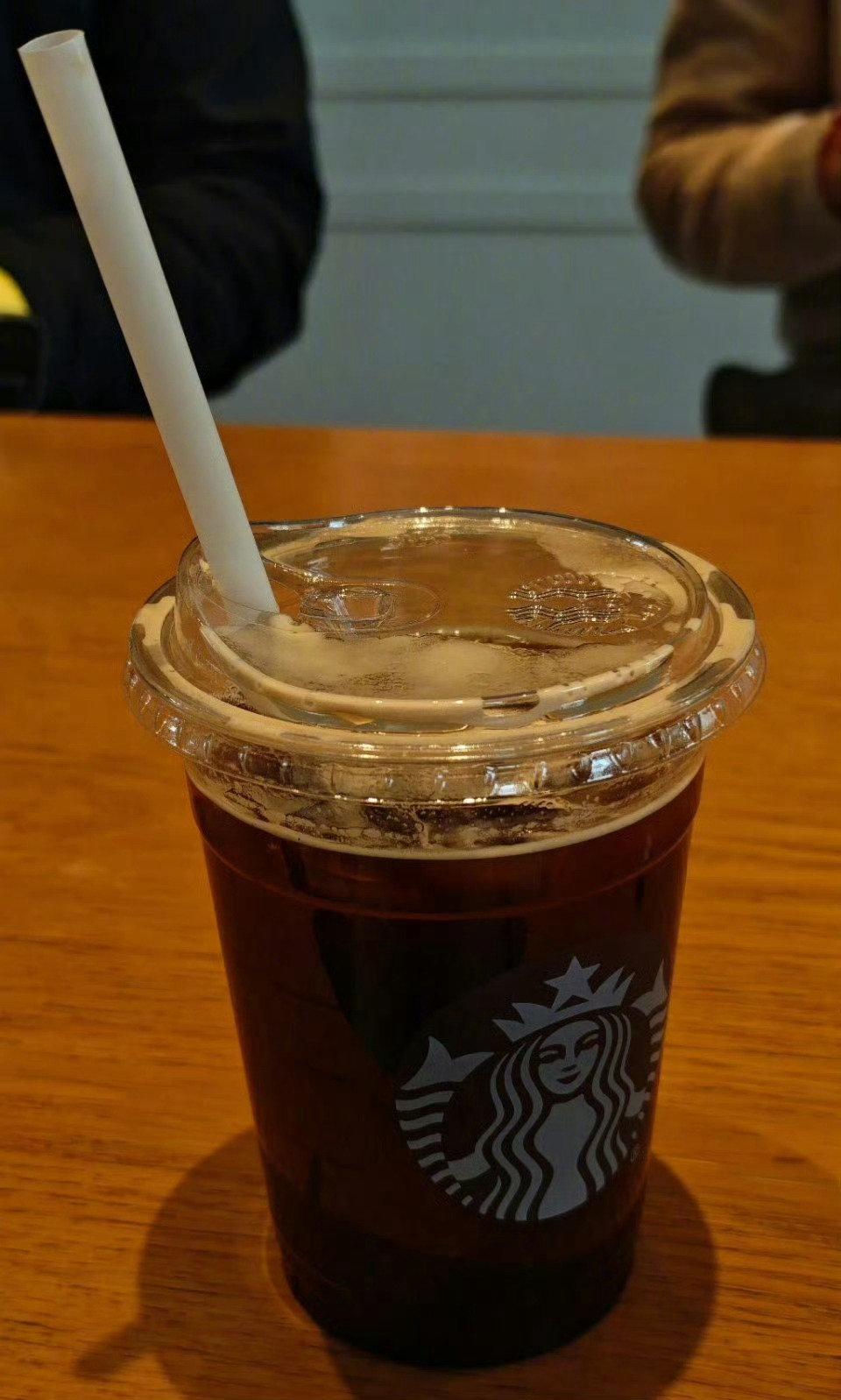 “上午喝咖啡能抗炎”空降热搜那天，我正端着杯子打哈欠，差点以为手机偷窥了我的生活