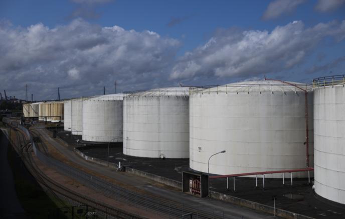 欧盟正制定降低能源价格措施
 
欧盟委员会主席冯德莱恩表示，欧盟正研究包括补贴和