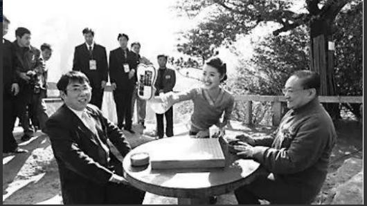 [啤酒]1983年，金庸设家宴请聂卫平，保姆上了15只大闸蟹，他一人吃了13只，