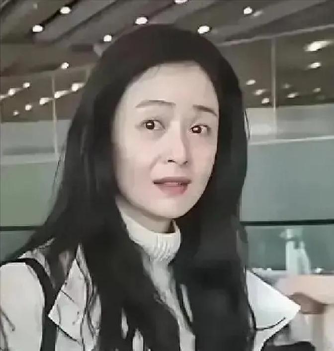 43岁的蒋欣把自己硬生生饿到了110斤，看到近照的那一刻，我心里只剩下一阵难受。