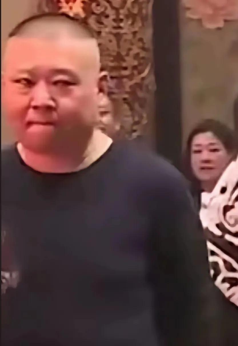 郭德纲的相声真的很俗吗？
确实很俗，但为什么很多人愿意看呢？
相声的基因本来就是