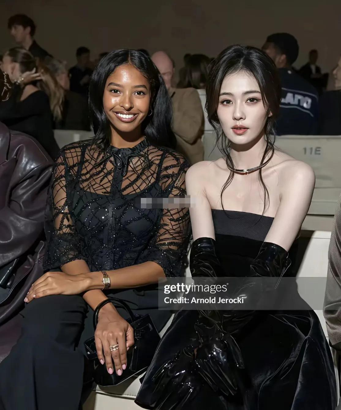 米兰秀场白鹿和科比大女儿同框，一白一黑两种美感！
现实生活里你们真心觉得，白皮和