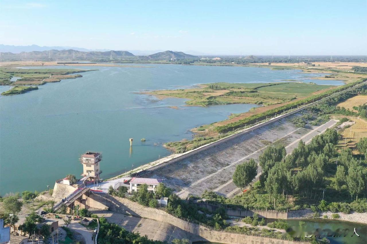 保定市徐水区【瀑河水库】【放水通知】
[微笑]今天下午4点，水库将以5个流量向下