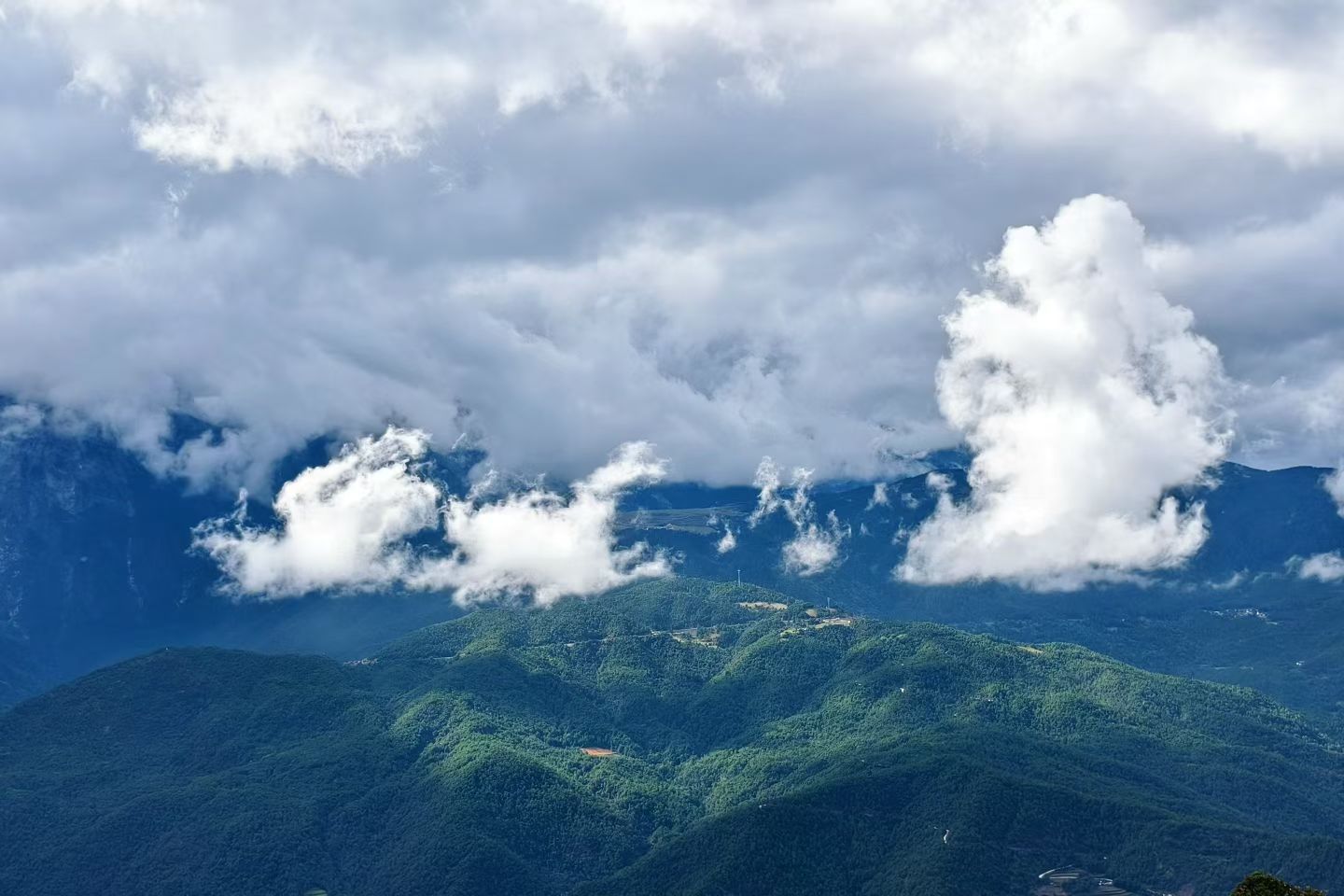 亚马逊这次财报给出了三个关键信息，看懂就理解全球AI算力格局① AWS迎来加速爆