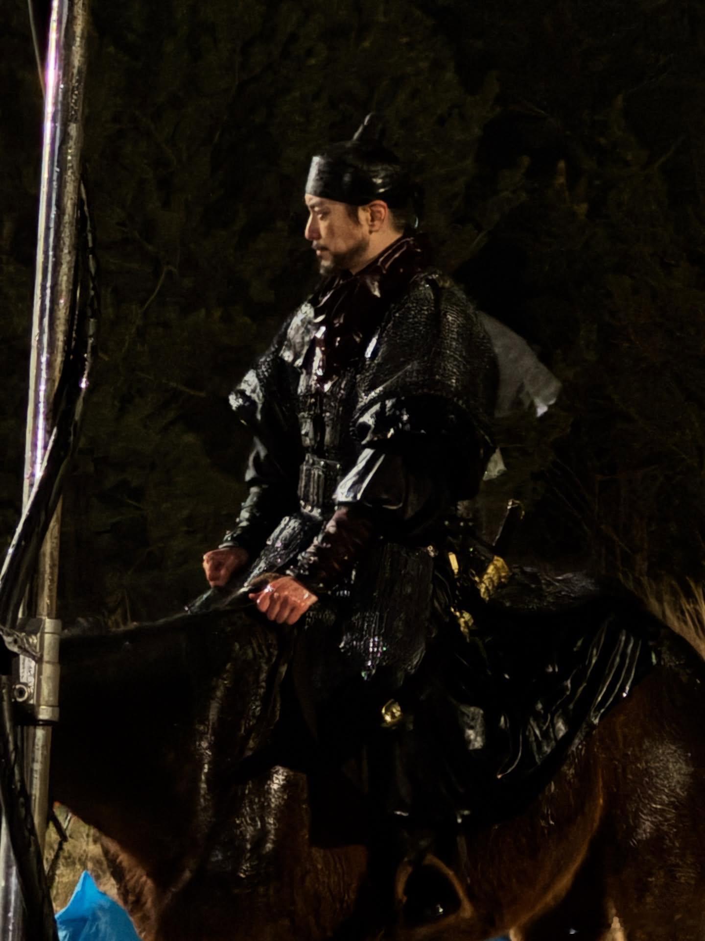 李浚赫更新ig 『与王同住的男人』锦城大君看得出对胡子很满意了🤭 