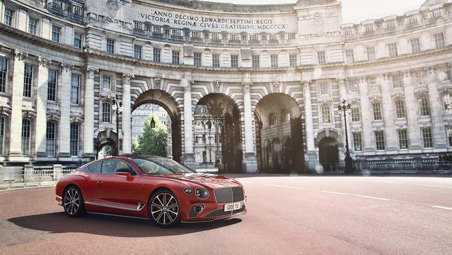 这组宾利 20 周年限量版也太顶了吧  红金配色 + 英伦细节，每一台都是孤品级