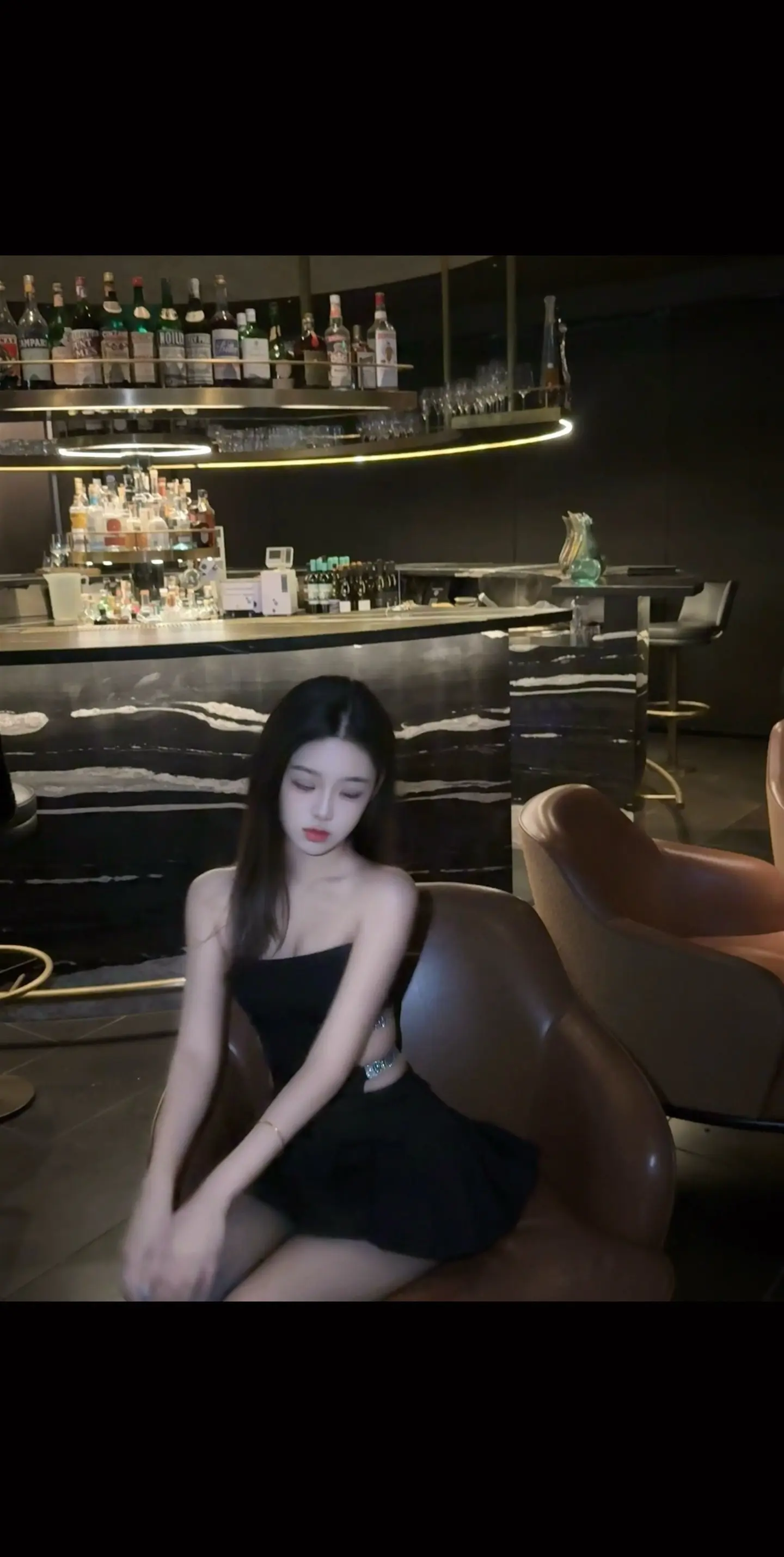这辈子对不起太多男人了 可你不同 你哭得最伤心最难过 我好喜欢你脸上的...