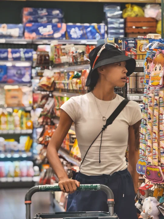 黑皮卤蛋运动后be like｜夏日续命要靠便利店