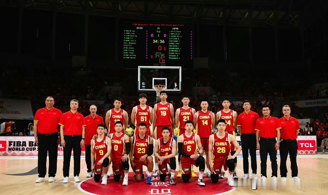 19分逆转韩国 vs 19分惨败日本！还有半小时，中国男篮没有退路！

半小时后