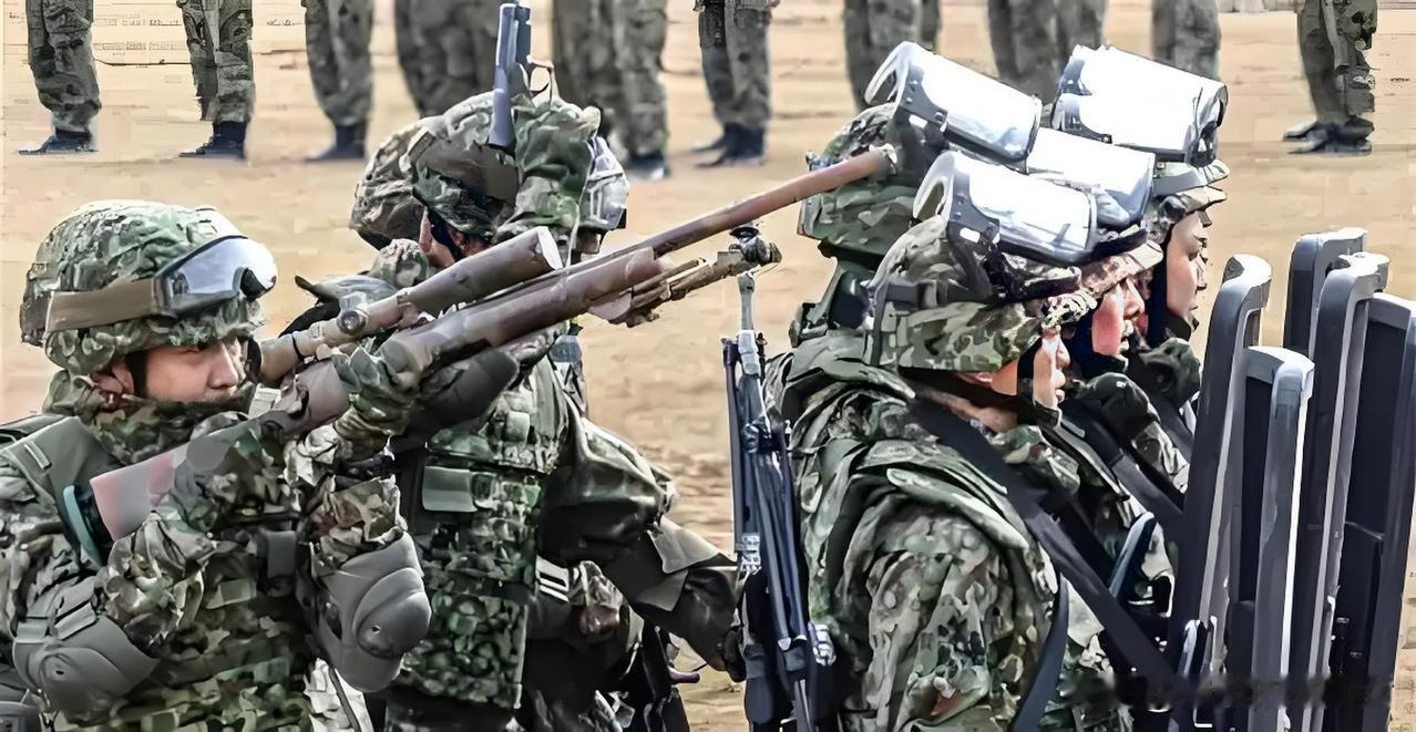 若中日开战
撤侨会非常困难
任何靠近日本领海的军舰和军机都会被视为敌方目标
而不