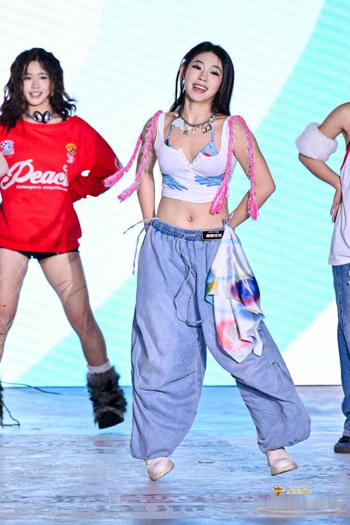 这舞台老自一个老己一个吾一个我一个 搜狐翻跳大赛直接杀疯内娱！爱豆们轮番炸场贡献