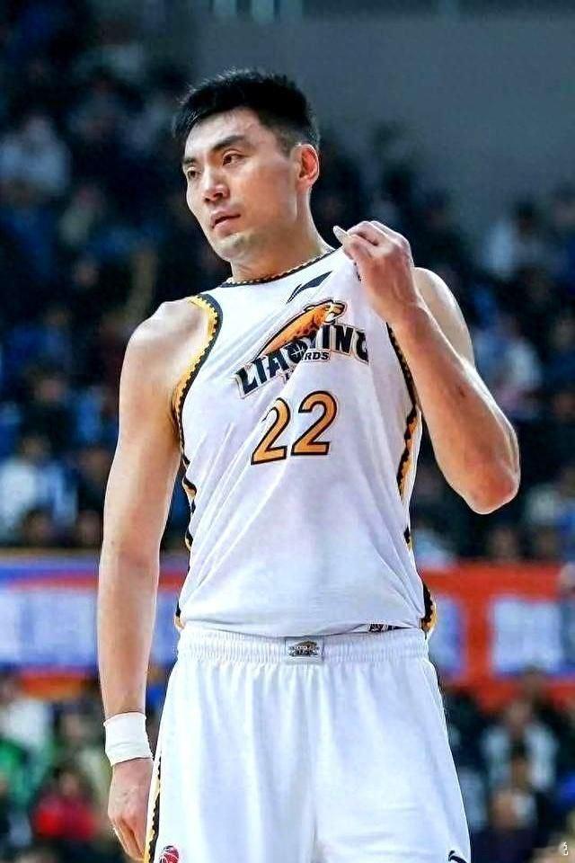 李晓旭退役 致敬晓旭一人一城廿一秋，玄衣绿甲立潮头。筋腱两度遭重袭，二度返场气愈