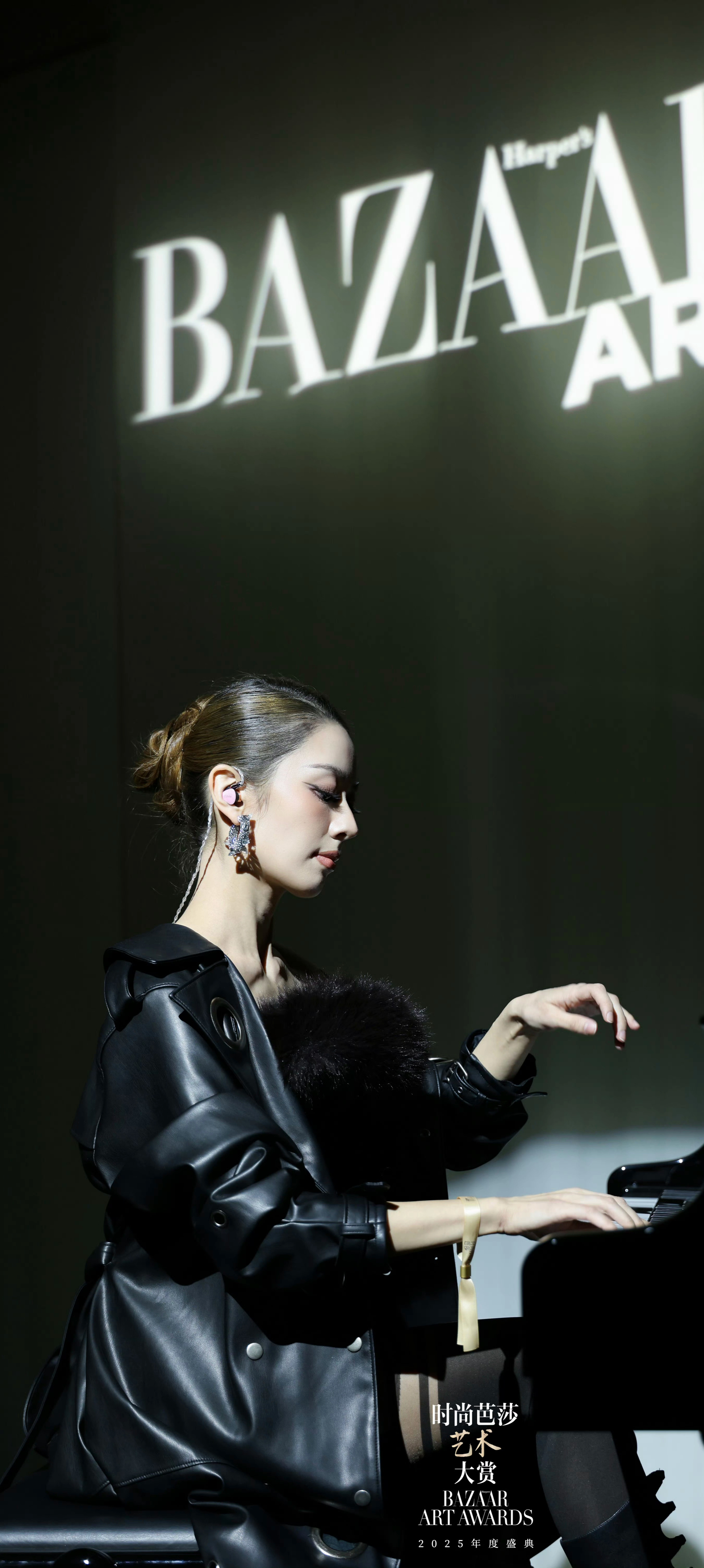 吉娜爱丽丝 古希腊掌管……的神时尚芭莎艺术大赏