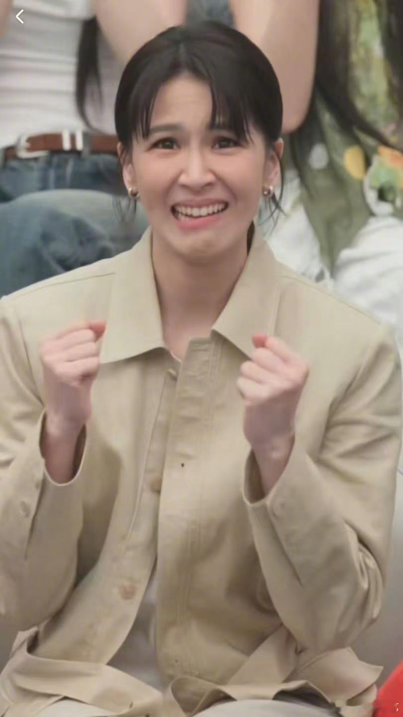 我听心愿便利贴belike曾沛慈 哈哈哈哈听《心愿便利贴》简直演我，一脸藏不住的