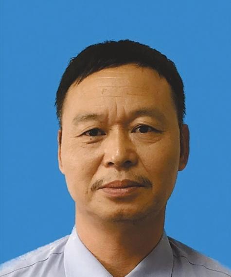 谢海华，男，汉族，1964年10月生，中共党员，湖南省长沙市岳麓区坪塘街道敬老院