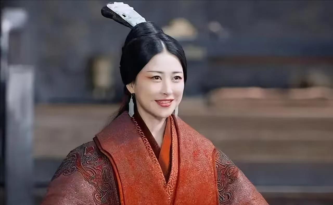 公元前238年，赵姬面首嫪毐意图起兵造反，秦王嬴政得知勃然大怒，下令对其实施车裂