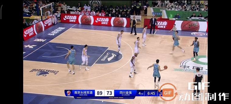 林葳昨天晚上这个突破，很好了展现了他在今年夏天训练的成果。
上赛季林葳被大家熟知