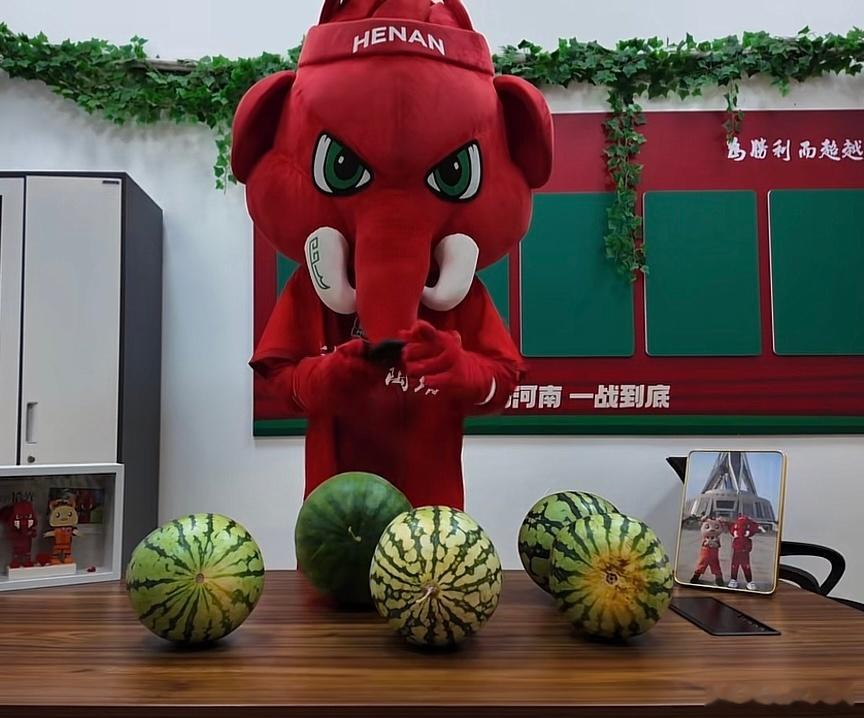 足球的尽头是玄学～五个瓜河南5比1青岛海牛中超联赛