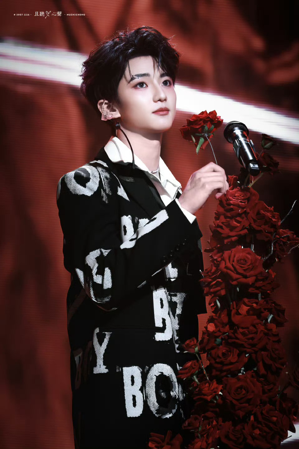 红格子你很有名🧡💖全世界最适合红色的人 