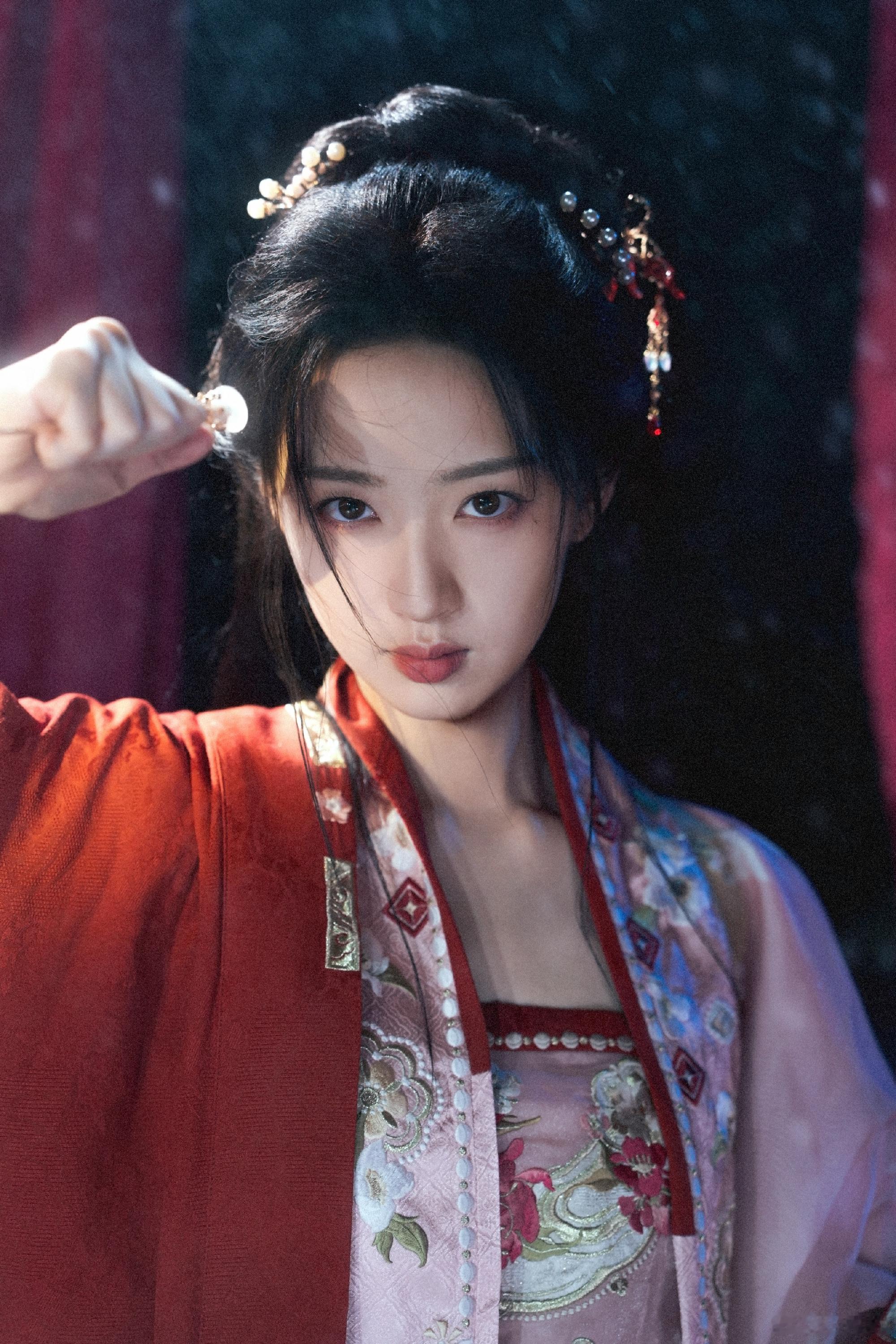 邓恩熙与晋江女主的适配度谁来懂一下邓恩熙和古言晋江女主的适配度！小小年纪眼里满是