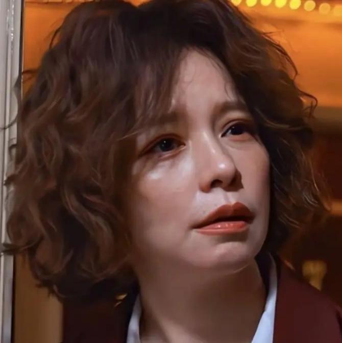 确定这是徐若瑄？才50就尽显老态。想当年可是迷死好多人啊。