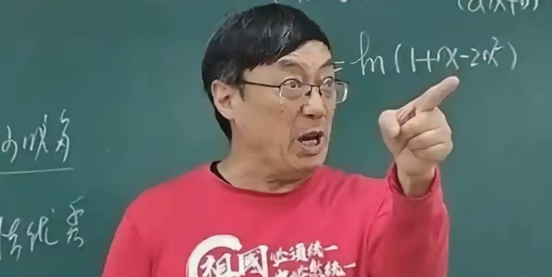 汤家凤又向某些艺人开炮了！
​​汤家凤老师今天清晨第一条发声，没谈英语，没谈法律