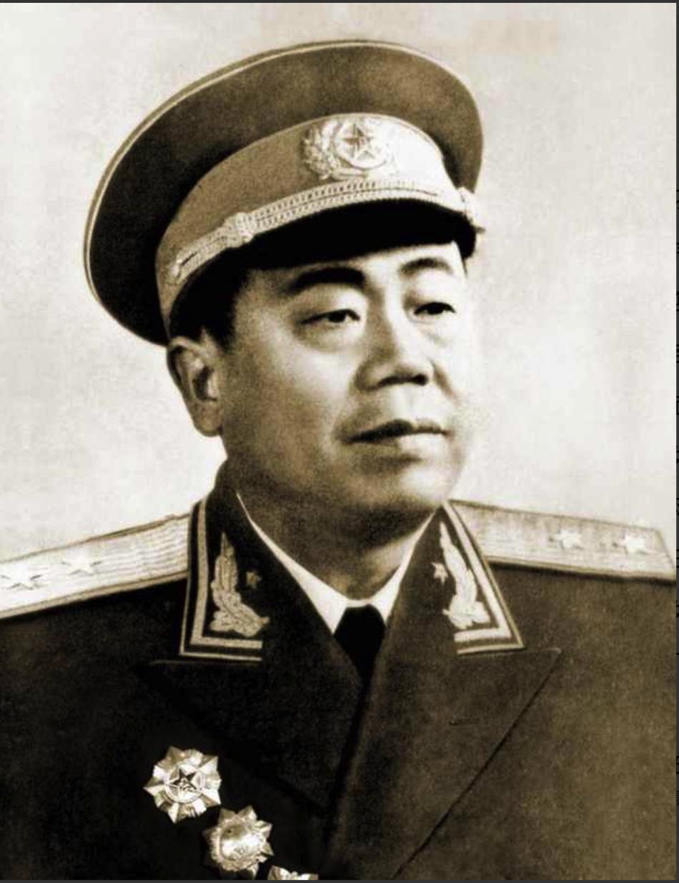 1965年，聂凤智休养时，见年轻女护理员从不笑，便问她有没有对象，谁知她竟当场哭